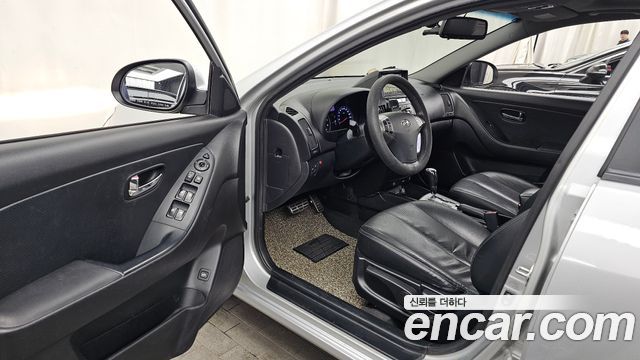 Hyundai AVANTE 2010 — photo 10