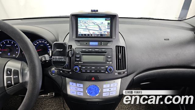 Hyundai AVANTE 2010 — photo 14