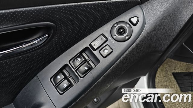 Hyundai AVANTE 2010 — photo 17