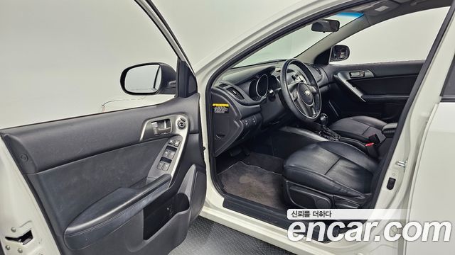Kia Porte 2011 — photo 10