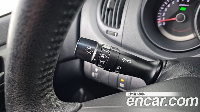 Kia Porte 2011 — photo 16