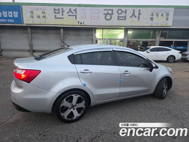 Kia pride 2013 — photo 6