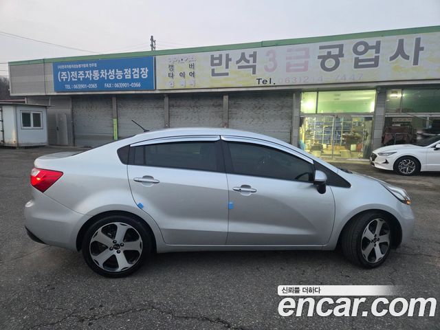 Kia pride 2013 — photo 7