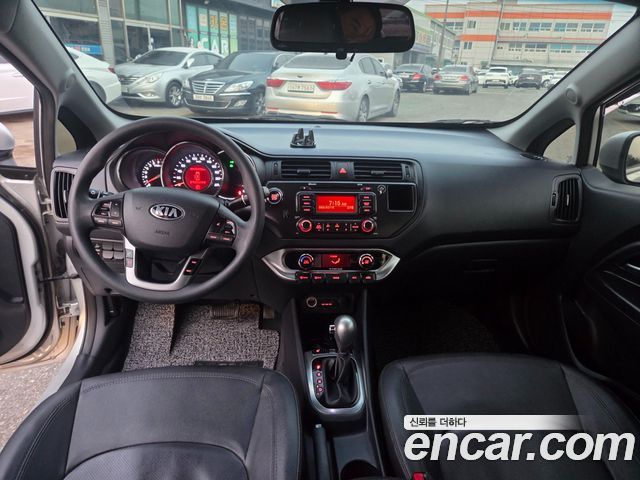 Kia pride 2013 — photo 10