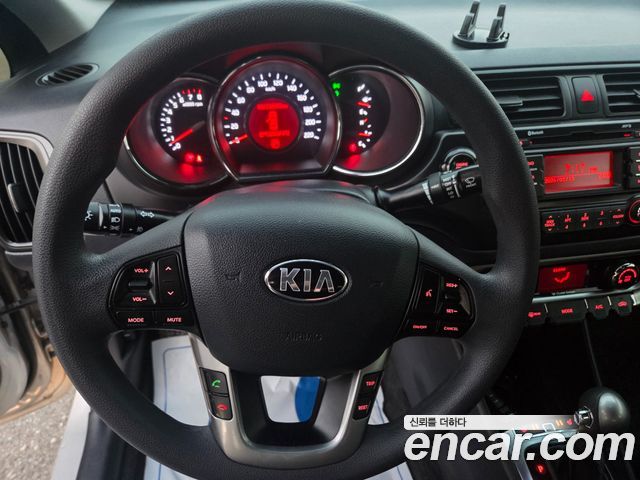 Kia pride 2013 — photo 17