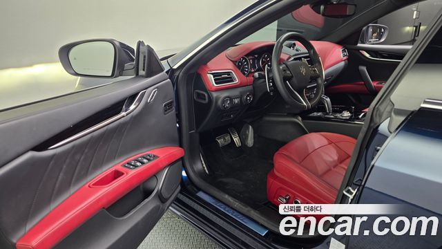 Maserati Ghibli 2022 — photo 10