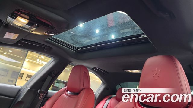 Maserati Ghibli 2022 — photo 18