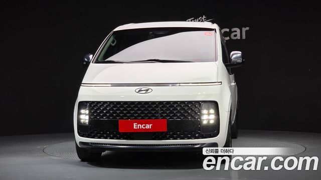 Hyundai Staria 2023 — photo 3