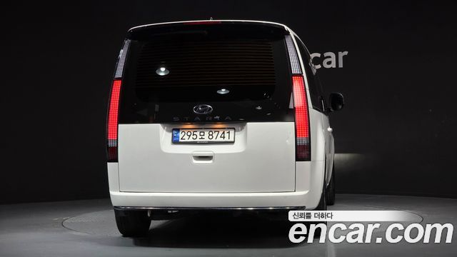 Hyundai Staria 2023 — photo 4