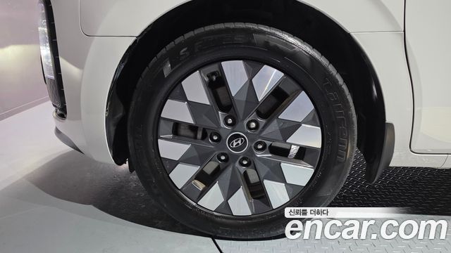 Hyundai Staria 2023 — photo 5