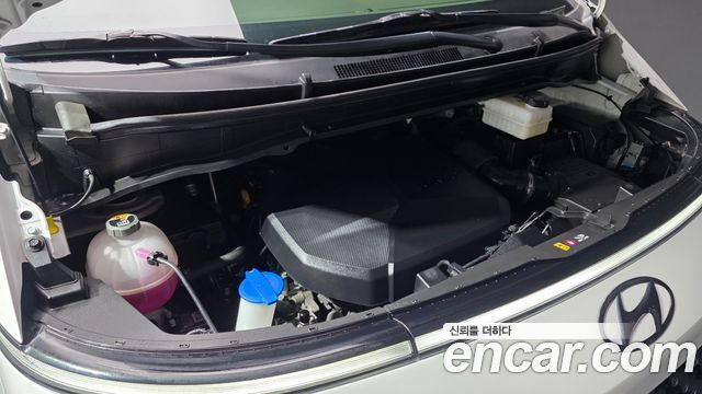 Hyundai Staria 2023 — photo 6
