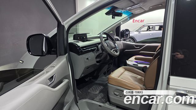 Hyundai Staria 2023 — photo 11