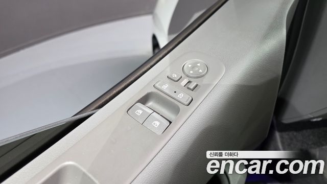 Hyundai Staria 2023 — photo 17