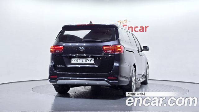 Kia Canival 2019 — photo 4