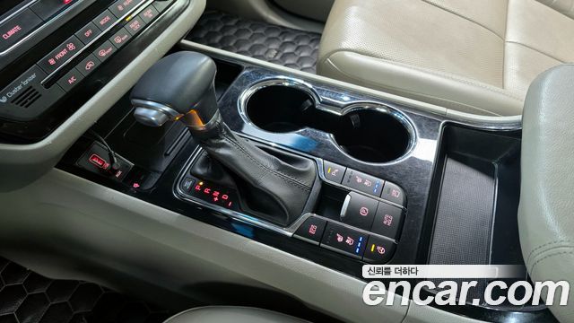 Kia Canival 2019 — photo 9