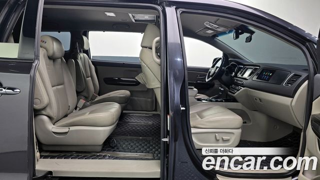 Kia Canival 2019 — photo 10