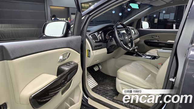 Kia Canival 2019 — photo 11