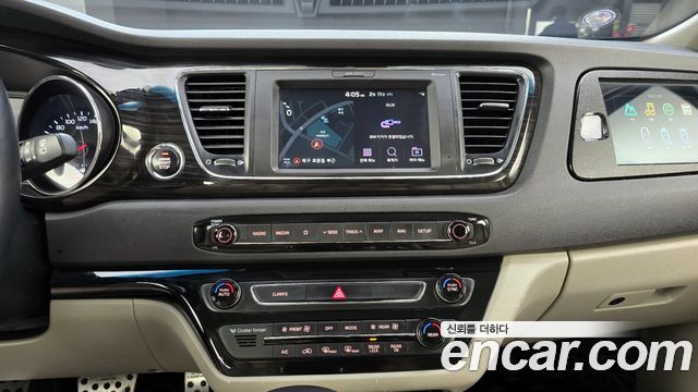 Kia Canival 2019 — photo 15