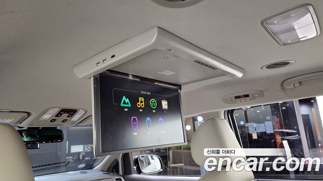 Kia Canival 2019 — photo 17