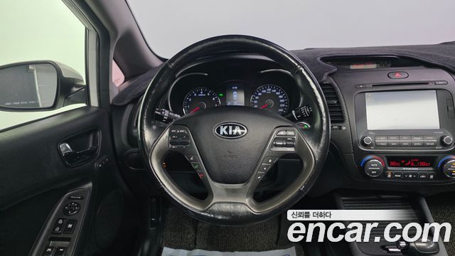 Kia K3 2015 — photo 13