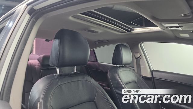 Kia K3 2015 — photo 18