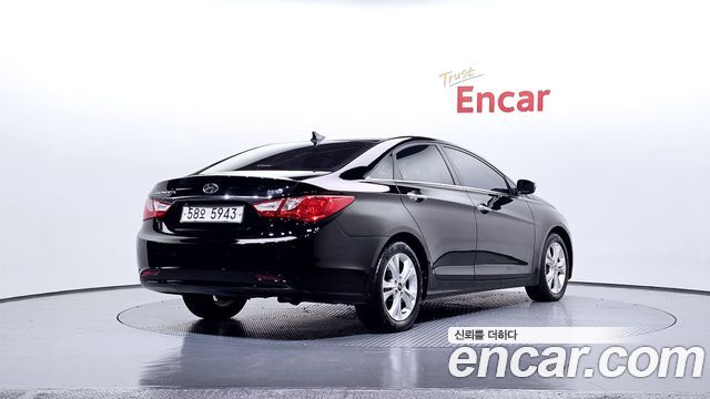 Hyundai Sonata 2010 — photo 2