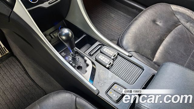 Hyundai Sonata 2010 — photo 9