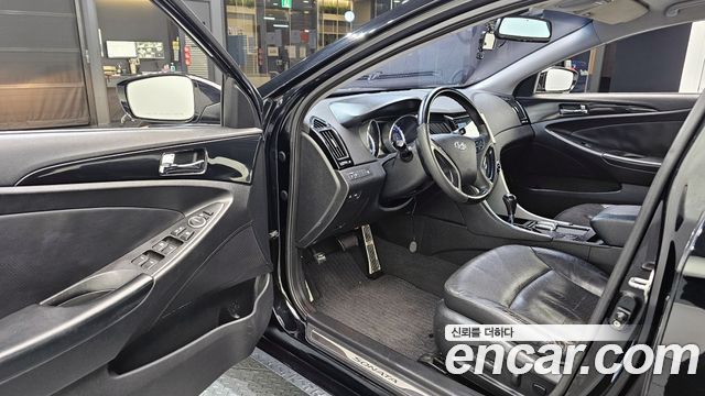 Hyundai Sonata 2010 — photo 11