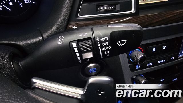 Genesis G80 2019 — photo 17