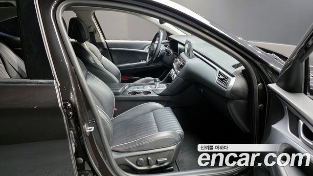 Genesis G70 2018 — photo 10