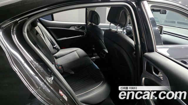 Genesis G70 2018 — photo 12