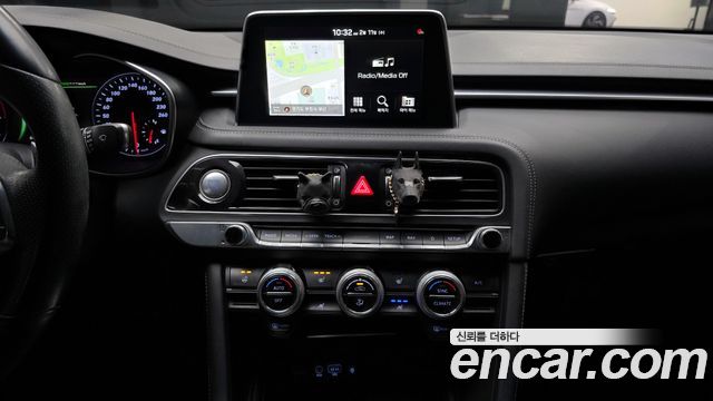 Genesis G70 2018 — photo 14