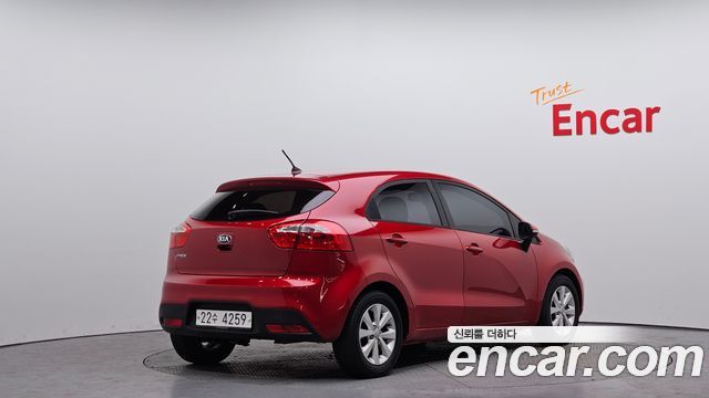Kia pride 2014 — photo 2