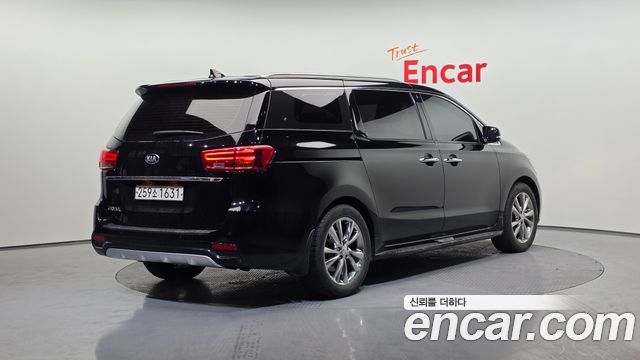 Kia Canival 2020 — photo 2