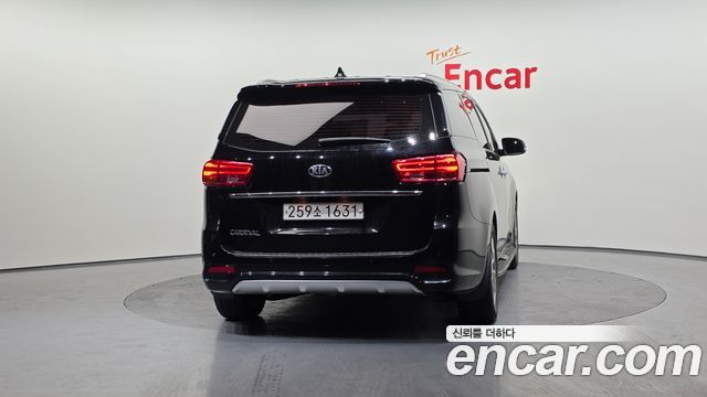 Kia Canival 2020 — photo 4
