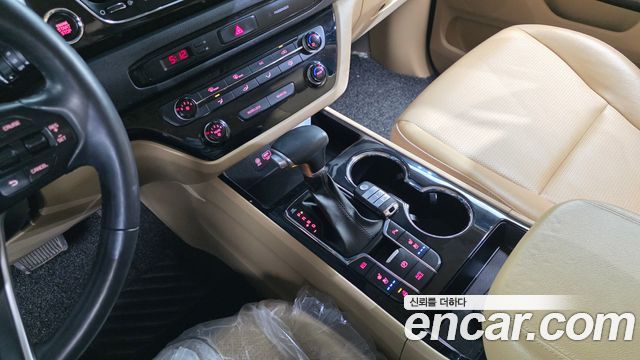 Kia Canival 2020 — photo 9