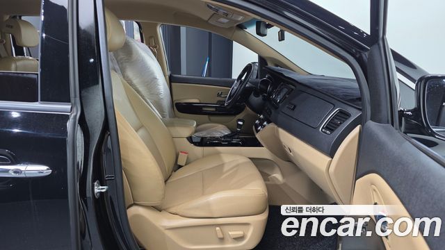 Kia Canival 2020 — photo 11