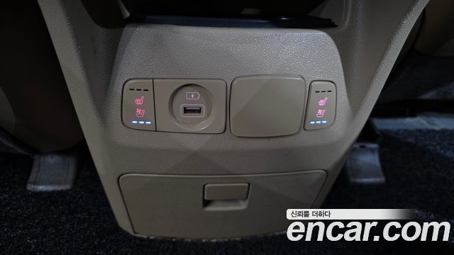 Kia Canival 2020 — photo 17