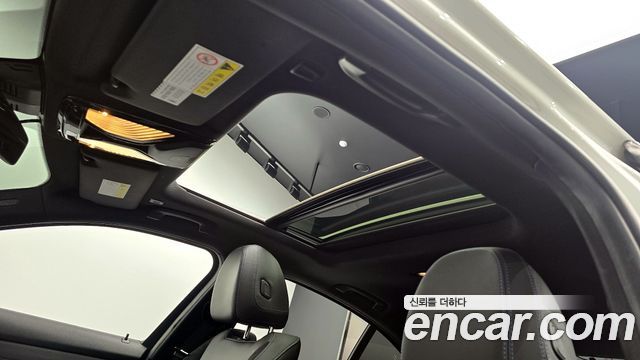 BMW 3-Series 2019 — photo 18
