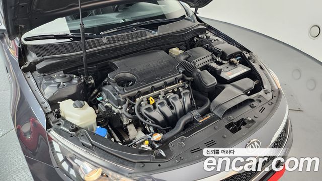 Kia K5 2011 — photo 6