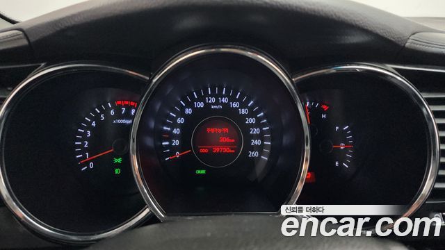 Kia K5 2011 — photo 8