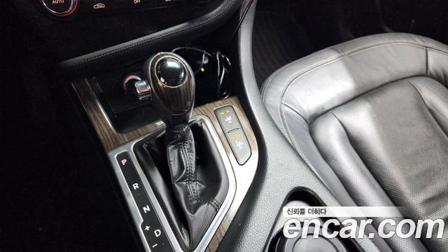 Kia K5 2011 — photo 9