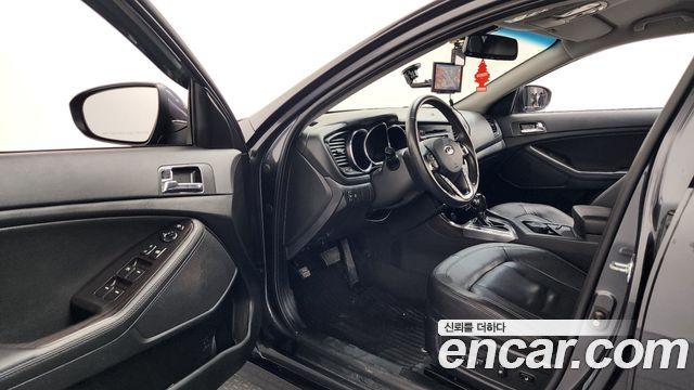Kia K5 2011 — photo 10