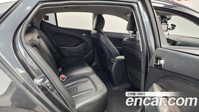 Kia K5 2011 — photo 12