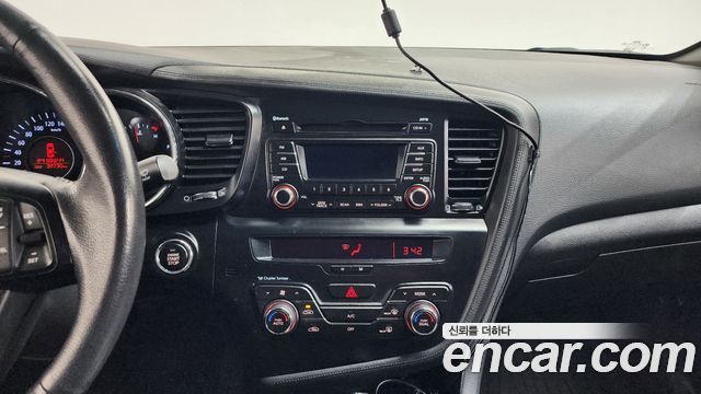 Kia K5 2011 — photo 14