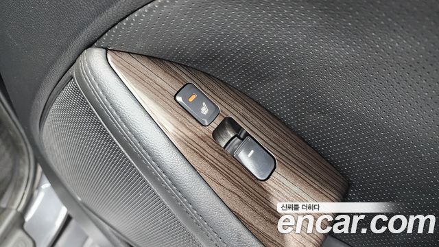 Kia K5 2011 — photo 19
