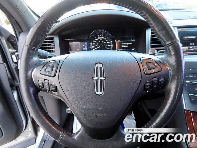 Lincoln MKS 2014 — photo 8