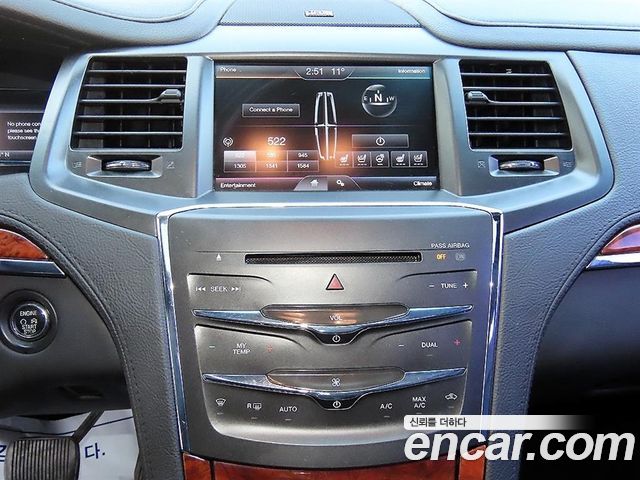 Lincoln MKS 2014 — photo 12