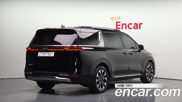 Kia Canival 2023 — photo 2