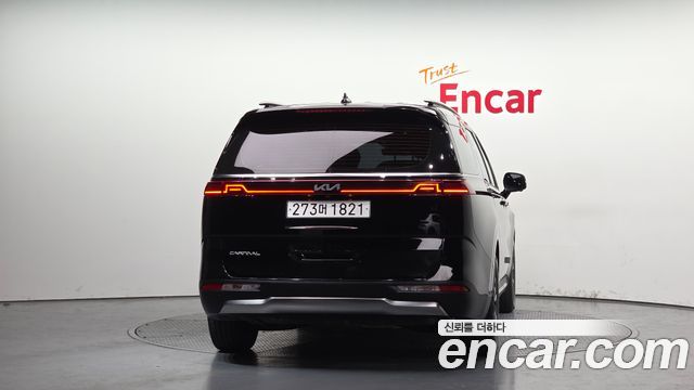 Kia Canival 2023 — photo 4